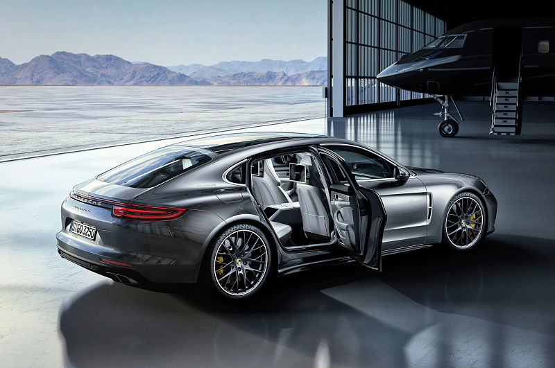 Porsche 4 Executive là mẫu xe đẳng cấp của hãng Porsche