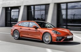 Thông tin xe Porsche 4 Sport Turismo 2021: Bảng giá lăn bánh và đánh giá xe