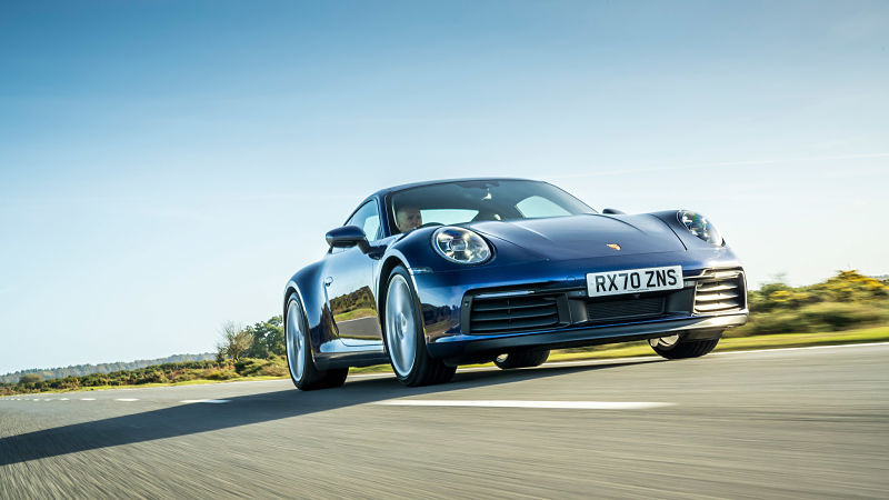 Mua xe Porsche mới giúp bạn hạn chế rủi ro xe bị hư hỏng, trầy xước