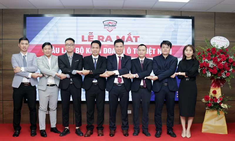 Câu lạc bộ Kinh doanh Ô tô Việt Nam thu hút sự quan tâm của đông đảo giới doanh nhân ngành xe hơi